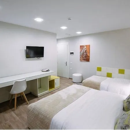 Bujtina Tomas Hotell