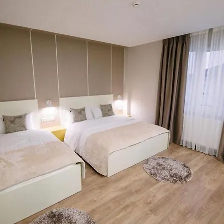 Bujtina Tomas Hotell