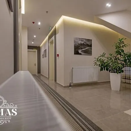 Hotell Bujtina Tomas 3*
