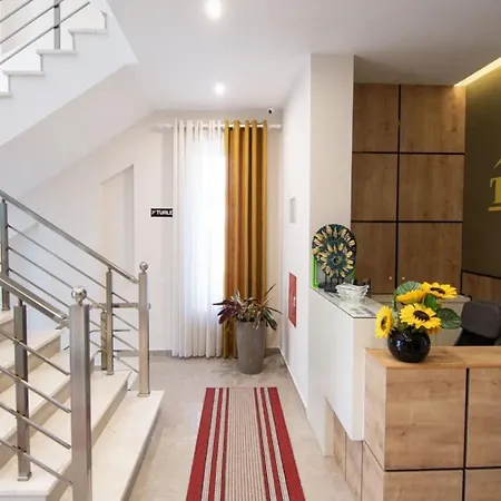Bujtina Tomas Hotell